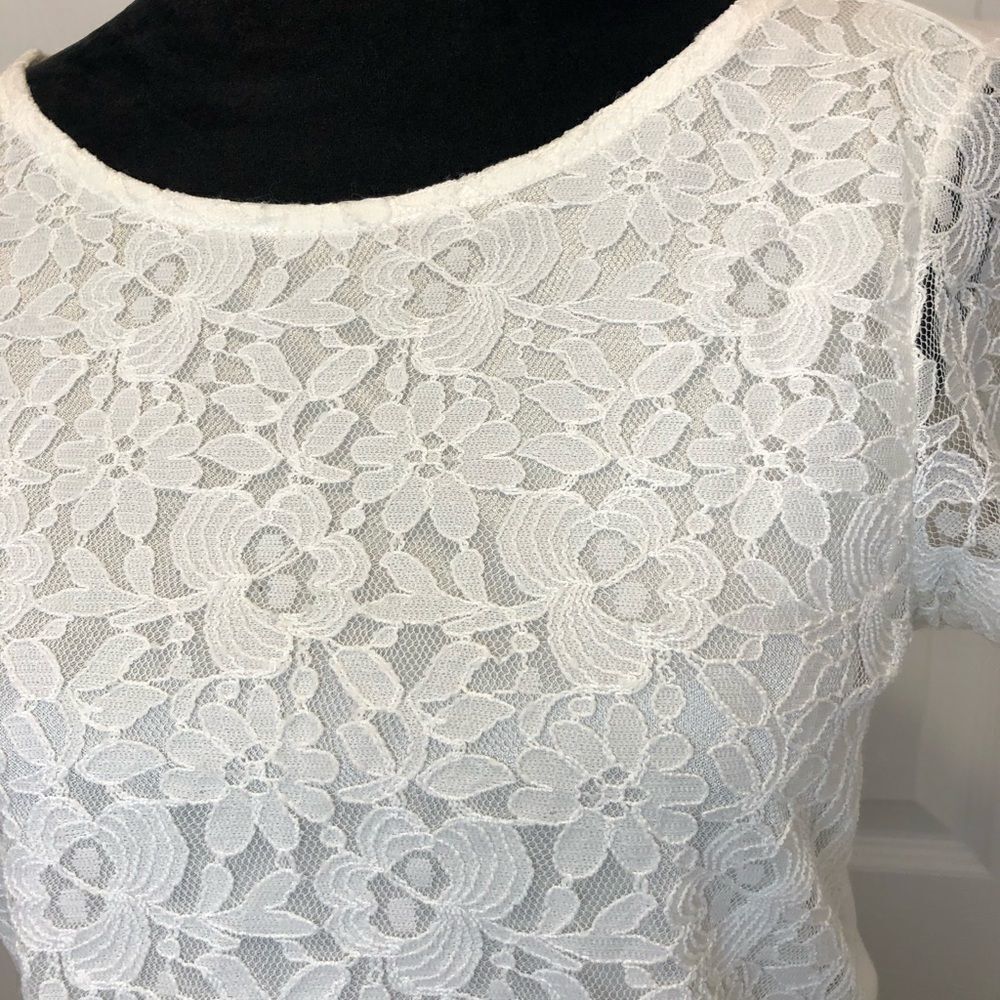 Divide H&M white lace fringed top size x small - Picture 5 of 10
